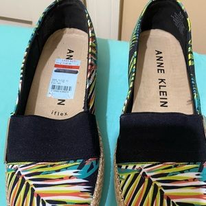 ANNE KLEIN 9 1/2 LOAFERS
